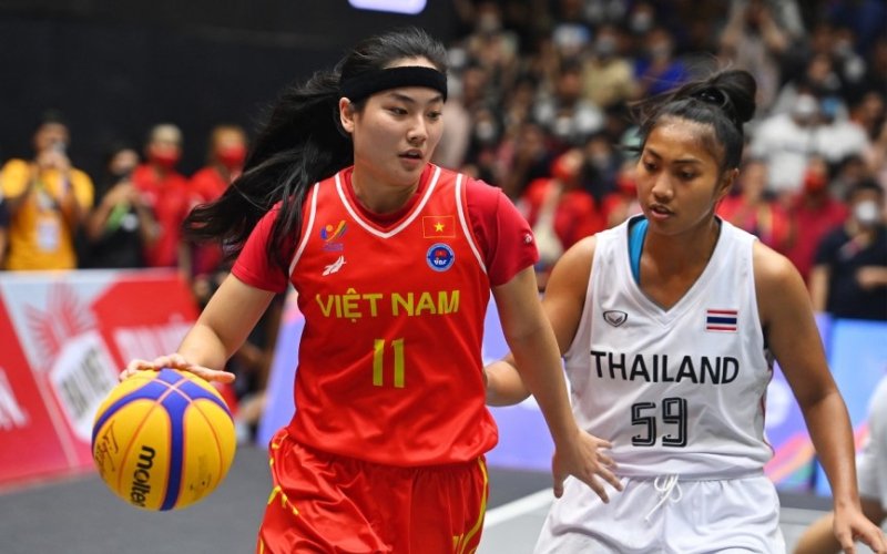 Á quân Việt Nam thắng đương kim vô địch Thái Lan tại vòng bảng SEA Games 32.