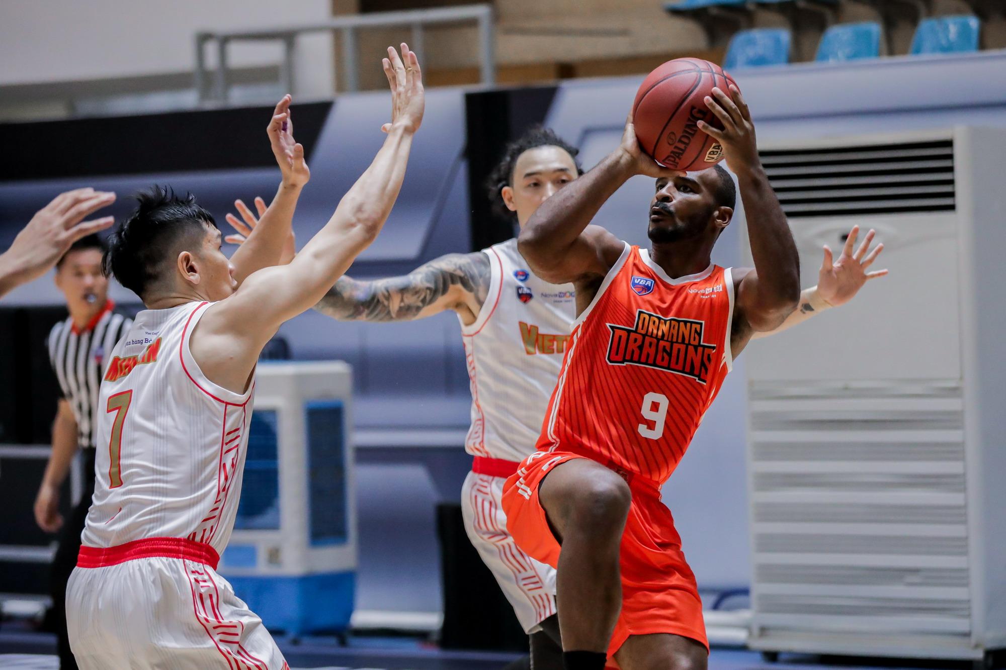 Một mình Akeem Scott không thể "gánh team" Danang DragonsVBA